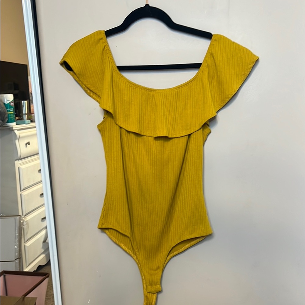 Kendall and Kylie Mustard Ruffled One-Piece Bodysuit Sz Lg